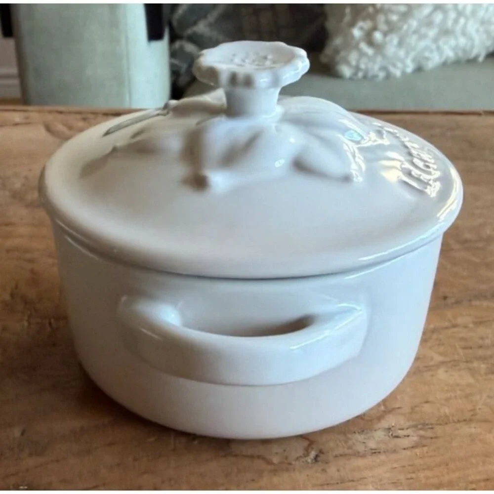 Le Creuset Stoneware Jardin Collection 8oz 250ml Mini Cocotte Meringue NEW - Picture 5 of 9